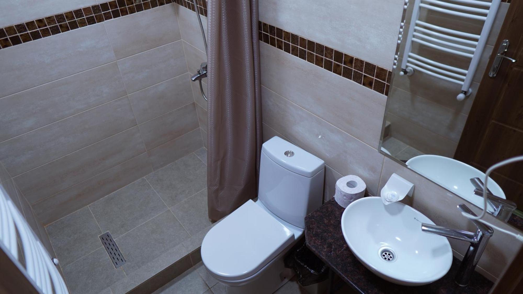 קזבגי Archil And Nino Gigauri Guest House מראה חיצוני תמונה