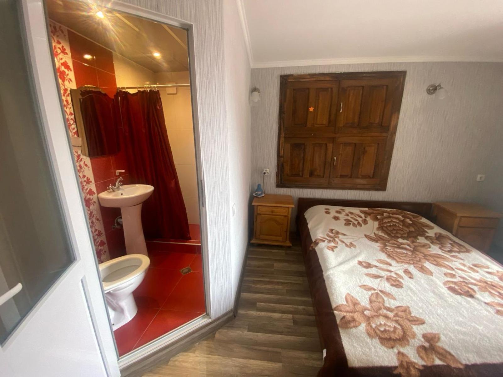 קזבגי Archil And Nino Gigauri Guest House מראה חיצוני תמונה